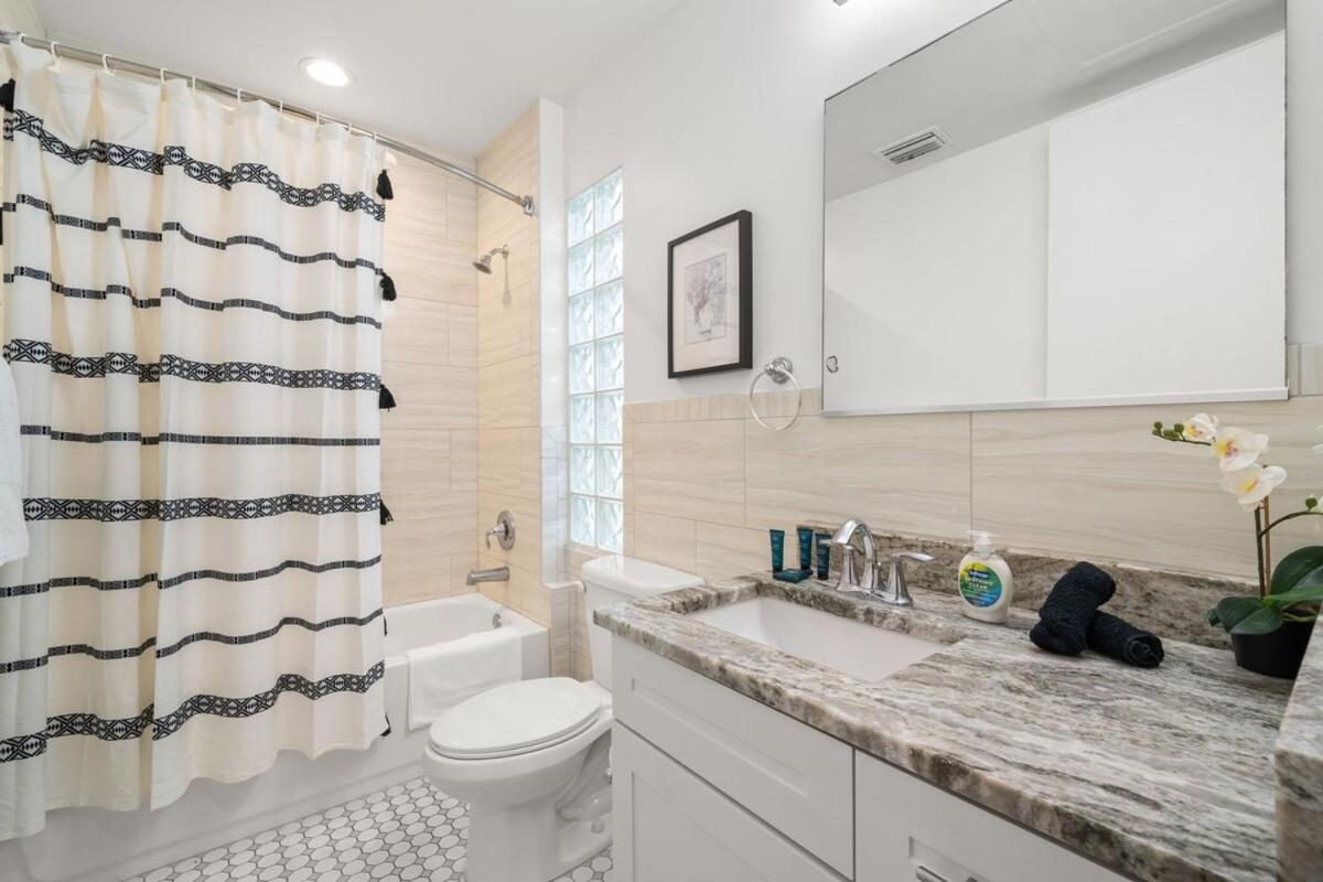 New! Sangria Suite - Upscale Ybor City Studio, Right On 7Th Ave Tampa Esterno foto
